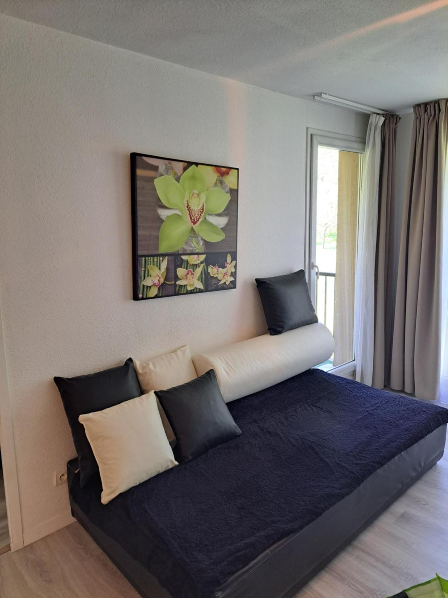 Appartement De 30M2 Dans Residence A Proximite D'Honfleur Equemauville Exterior photo