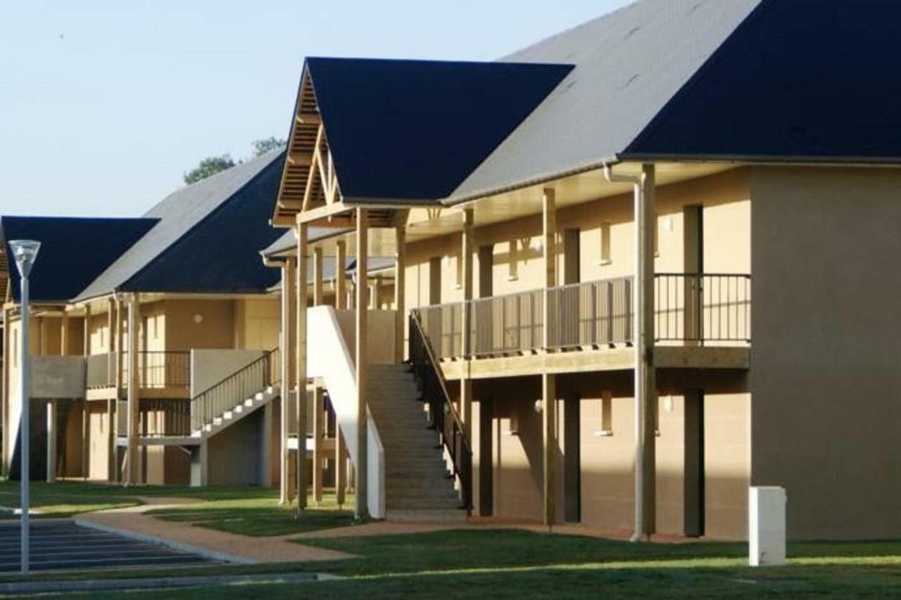 Appartement De 30M2 Dans Residence A Proximite D'Honfleur Equemauville Exterior photo
